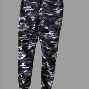 TRUE ROCK Black and Gray Camouflage Joggers
